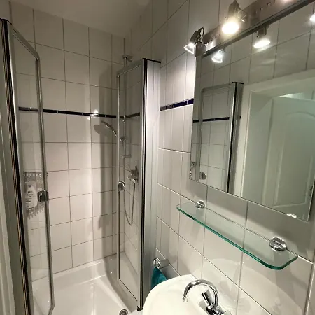 Bienvenidus - Self Service - Zur Selbstversorgung - Messezimmer - 3* Düsseldorf