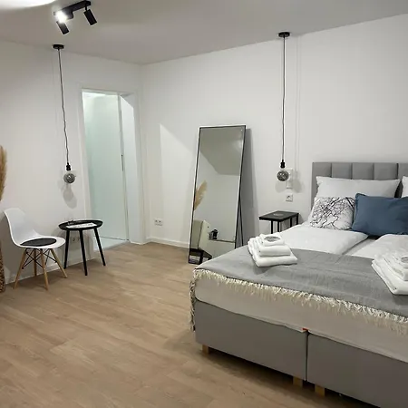 Bienvenidus - Self Service - Zur Selbstversorgung - Messezimmer - Casa de hóspedes