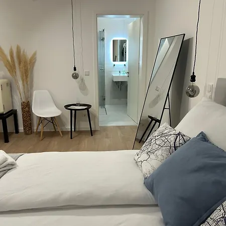 Bienvenidus - Self Service - Zur Selbstversorgung - Messezimmer - Düsseldorf